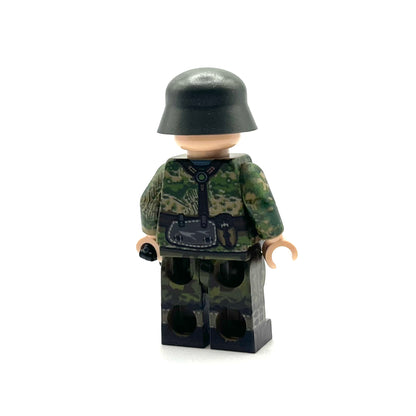 Exclusive Hermann Göring Division Minifigure Bundle | Blitz Truck - 2cm Flak 36