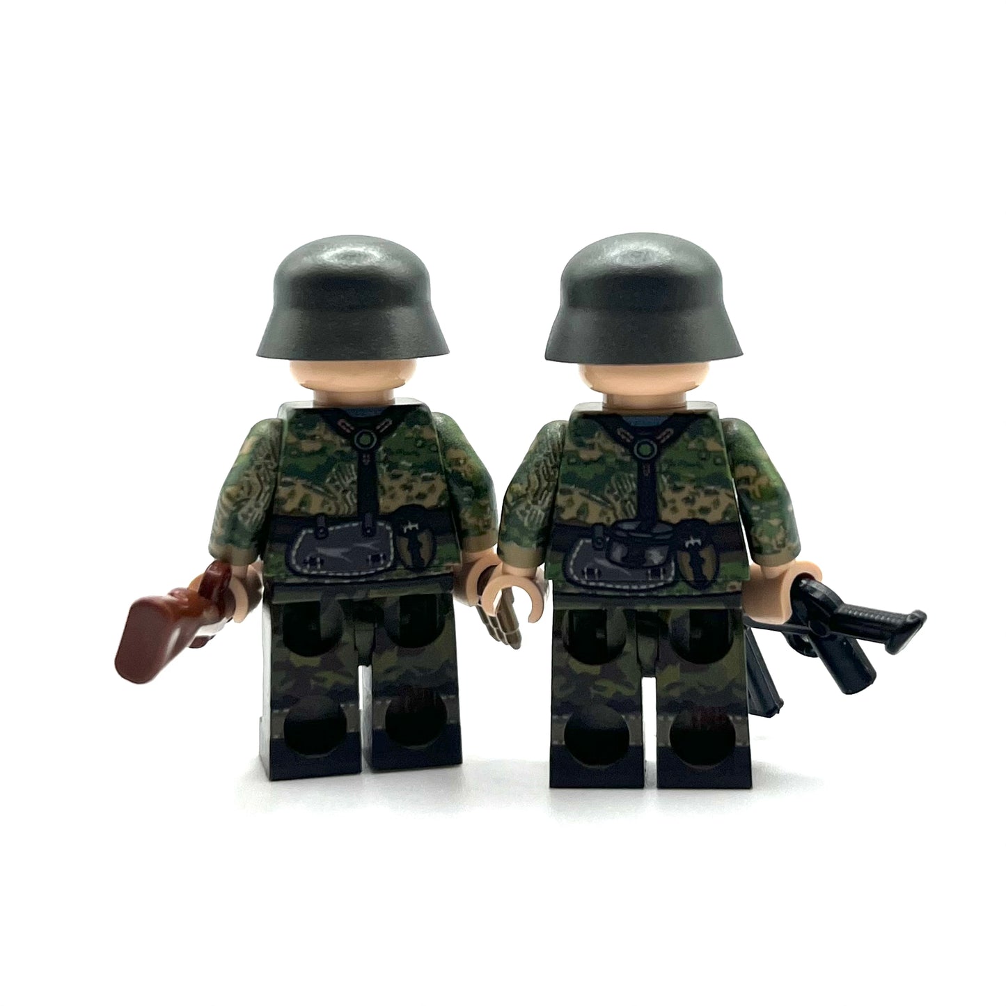 Exclusive Hermann Göring Division Minifigure Bundle | Sd.Kfz. 251/22 Ausf. D