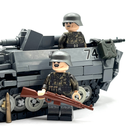 Exclusive Swamp Camo Minifigure Bundle | Sd.Kfz. 251/22 Ausf. C