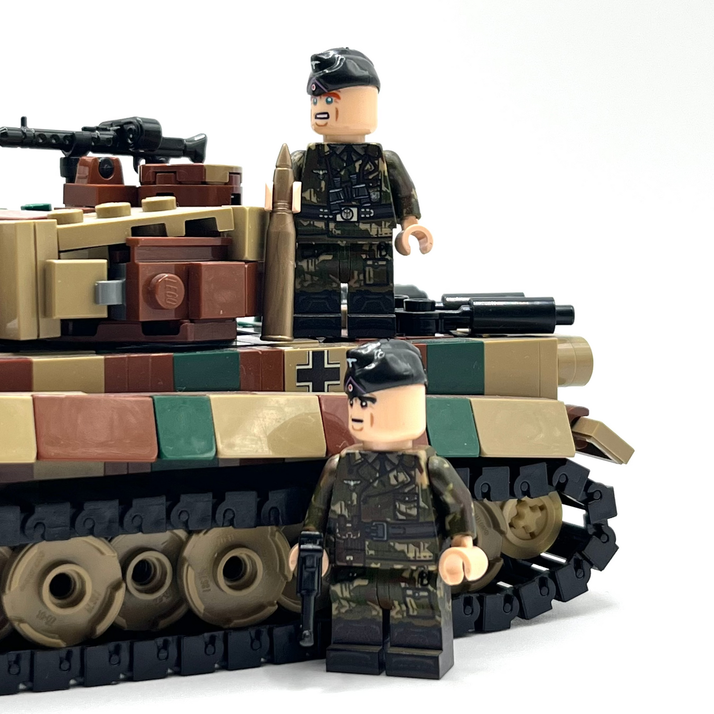 Exclusive Splinter Camo Tankcrew Minifigure Bundle | Tiger I Ausf. E